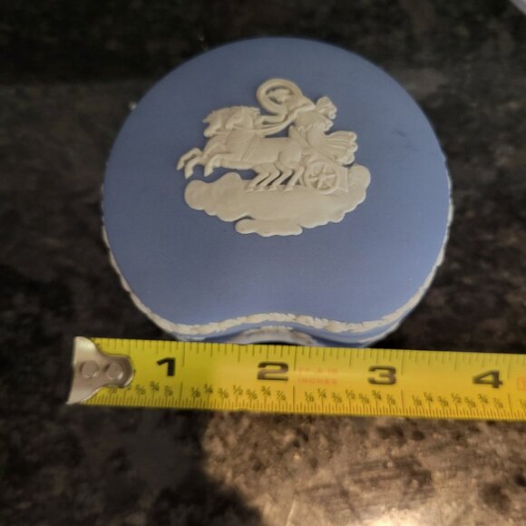 Vintage Wedgwood Blue Jasperware Trinket Box Heart Shaped Cherub Design 3" - Picture 6 of 16